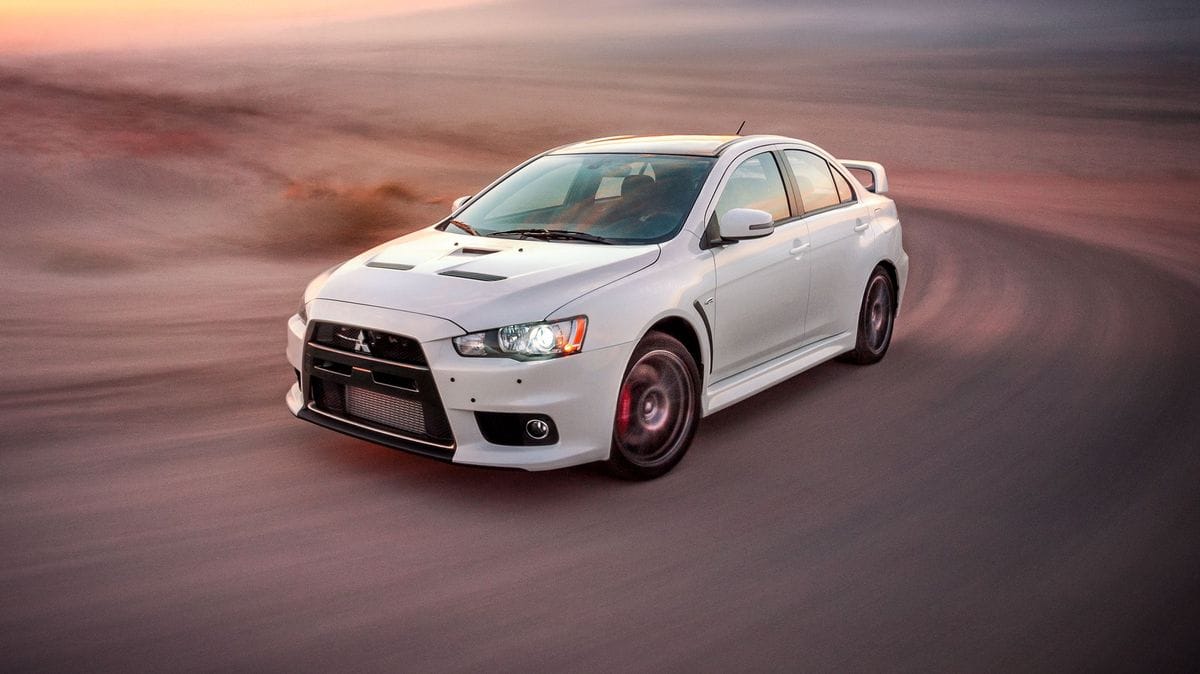 Mitsubishi Lancer Evolution : initialement conçu pour les rallyes, elle est devenu la favorite parmi les passionnés de performances.